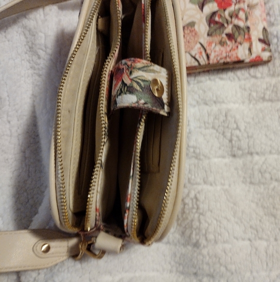 purse - Picture 2 of 5